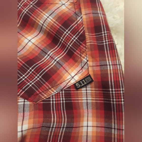 NWOT 5.11 Tactical Button Up Shirt - Picture 2 of 4